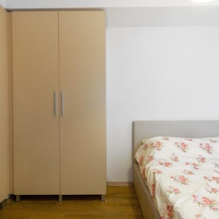 One Bedroom Apartment With Private Parking Skopje Ngoại thất bức ảnh