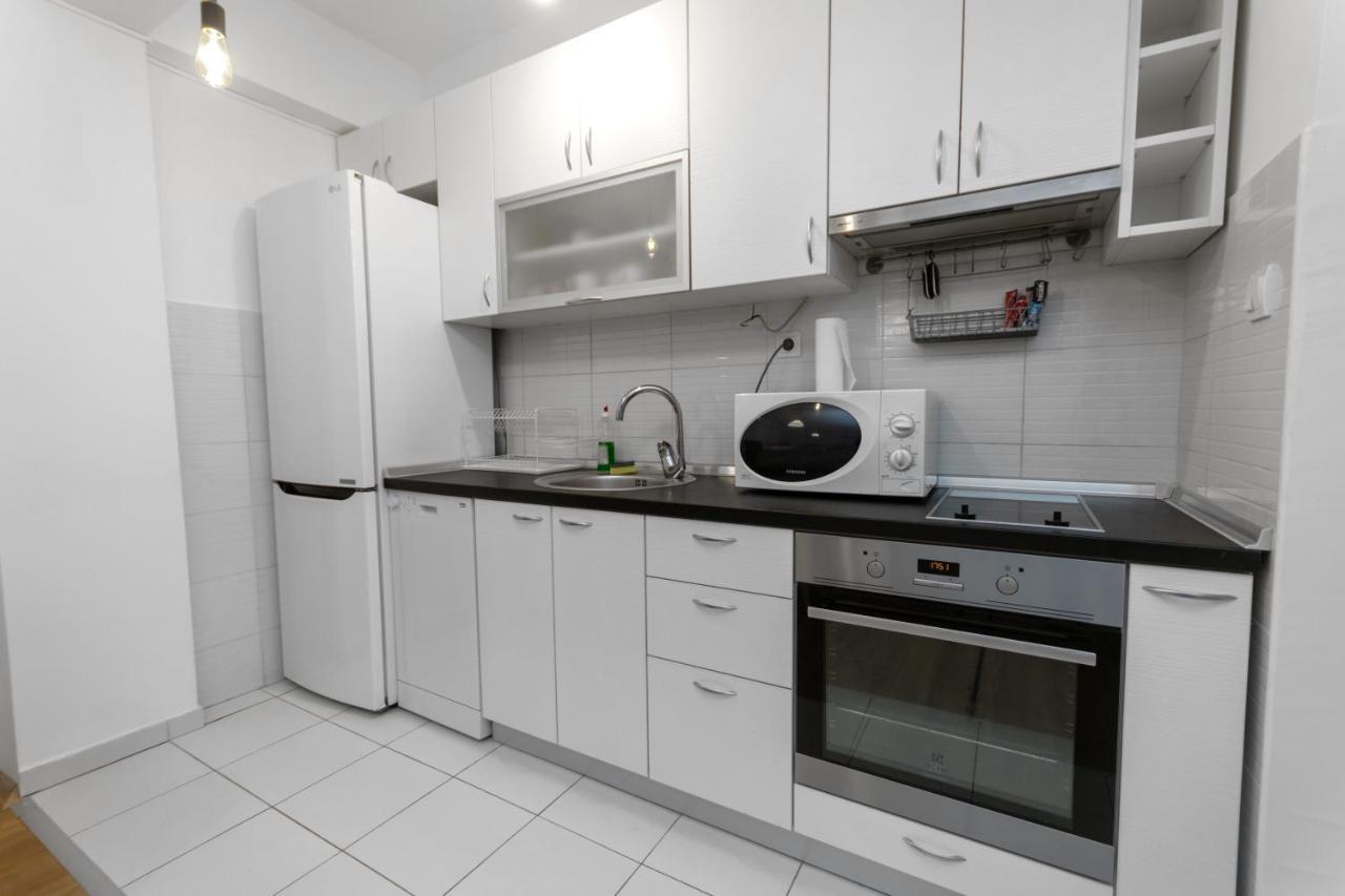 One Bedroom Apartment With Private Parking Skopje Ngoại thất bức ảnh