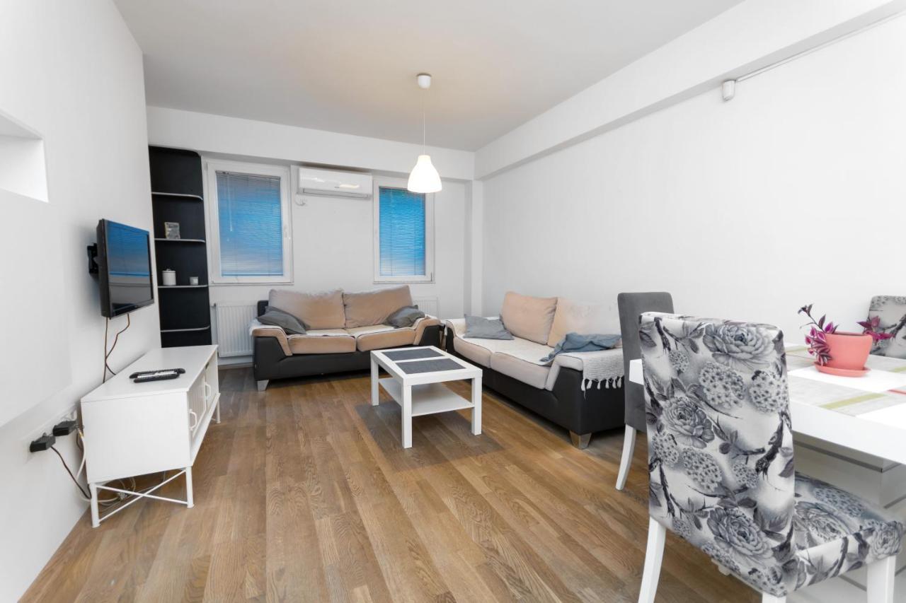 One Bedroom Apartment With Private Parking Skopje Ngoại thất bức ảnh