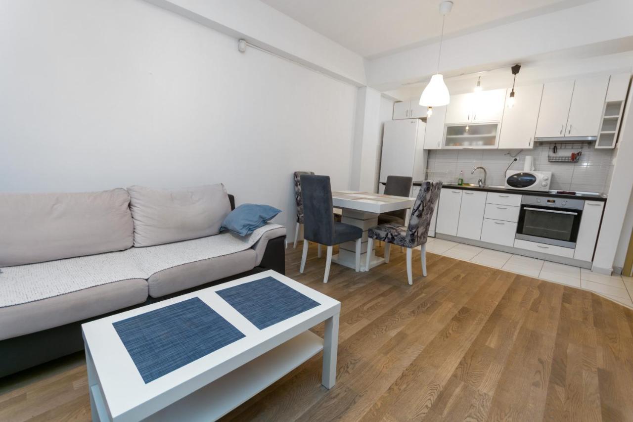 One Bedroom Apartment With Private Parking Skopje Ngoại thất bức ảnh