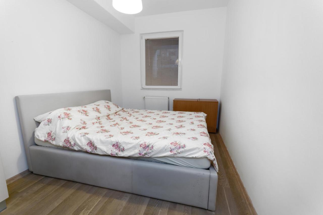 One Bedroom Apartment With Private Parking Skopje Ngoại thất bức ảnh