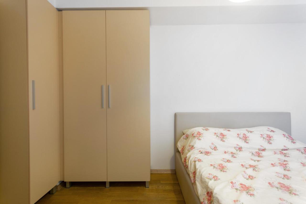 One Bedroom Apartment With Private Parking Skopje Ngoại thất bức ảnh